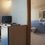 艺术先锋酒店 3*